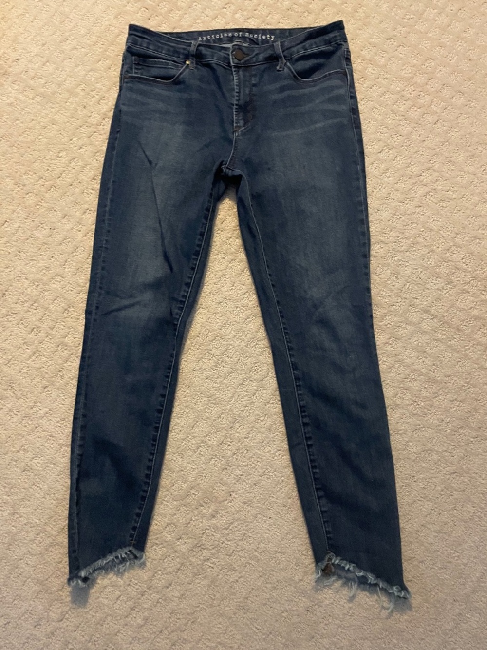Articles of Society skinny crop jeans with frayed ankles size 30